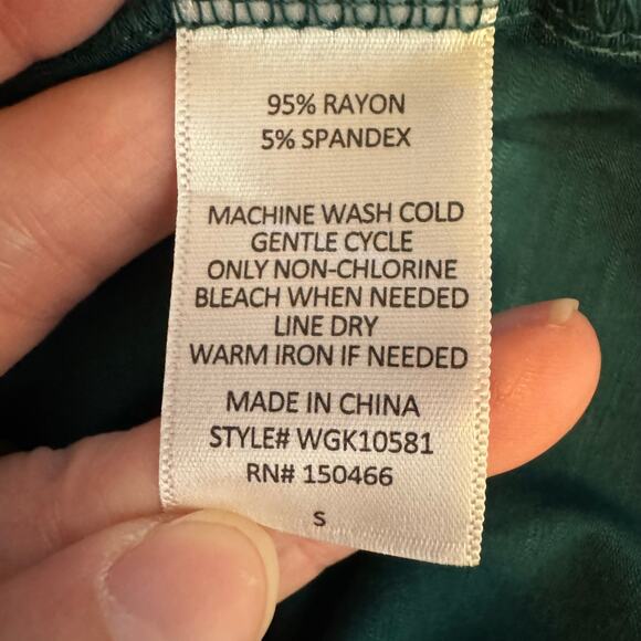 Market & Spruce Women’s Short Sleeve V-Neck Stretch Tee Green NWOT Size Small - Picture 7 of 7